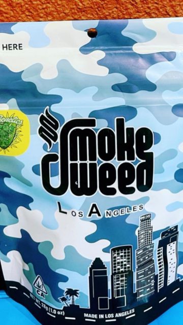 Picture of a bag of weed with label of Smoke Weed LA on it.